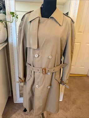 Vintage Burberry Kensington model Beige Trench Coat with Belt